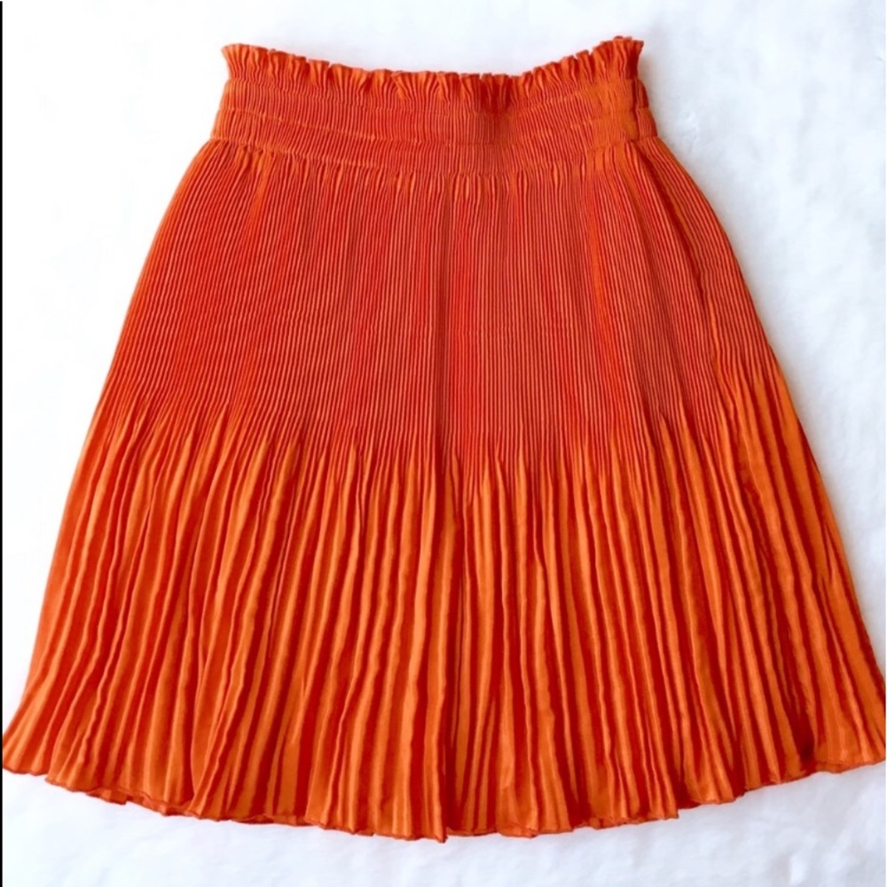 H&M orange pleated skirt 2